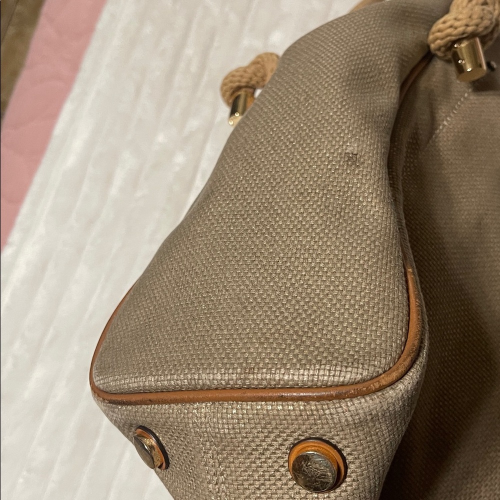 Michael Kors Island Large Grab Bag - Picture 4 of 16